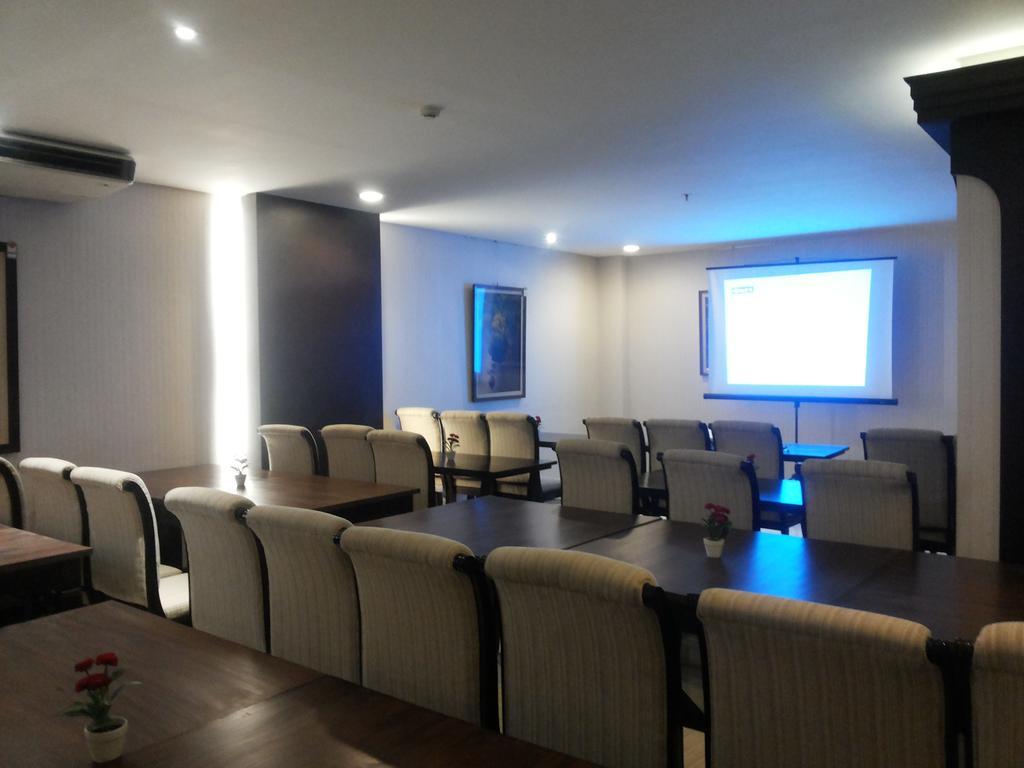 Varna Culture Hotel Soerabaia Surabaya Exterior photo
