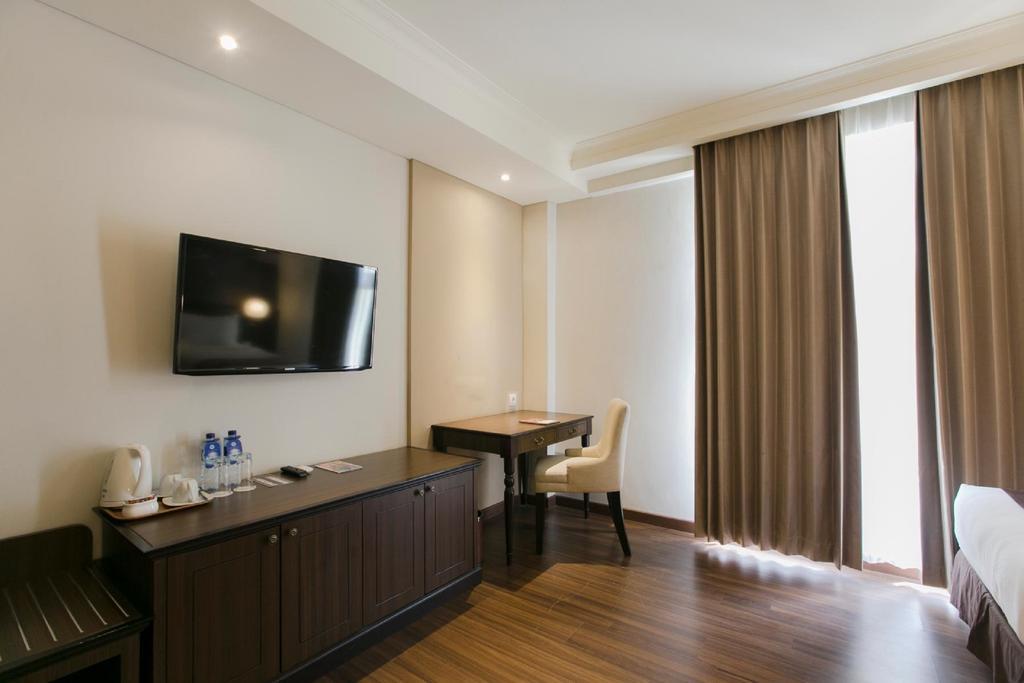 Varna Culture Hotel Soerabaia Surabaya Exterior photo