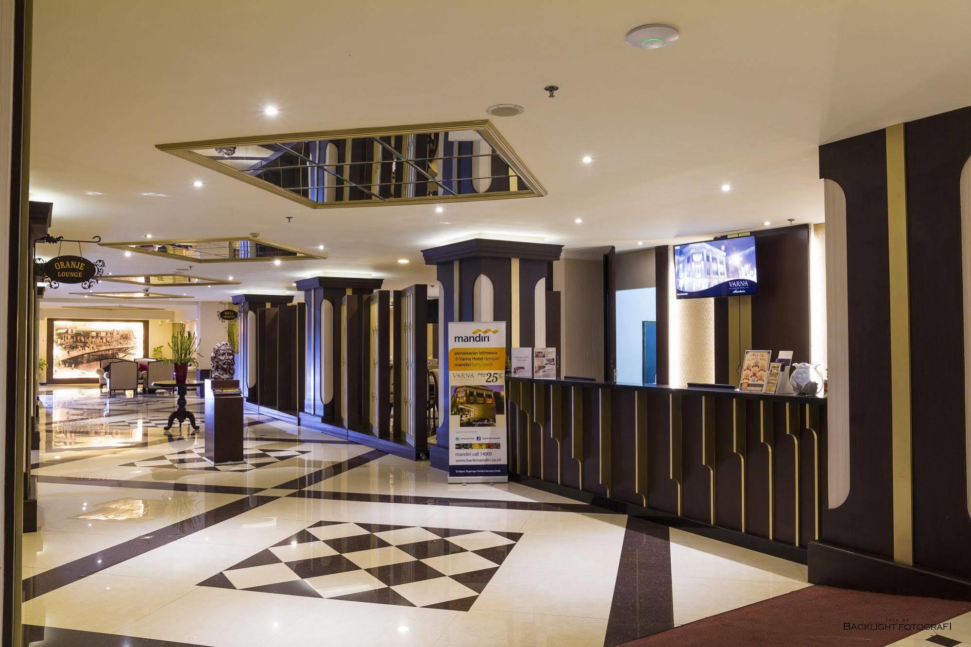 Varna Culture Hotel Soerabaia Surabaya Exterior photo