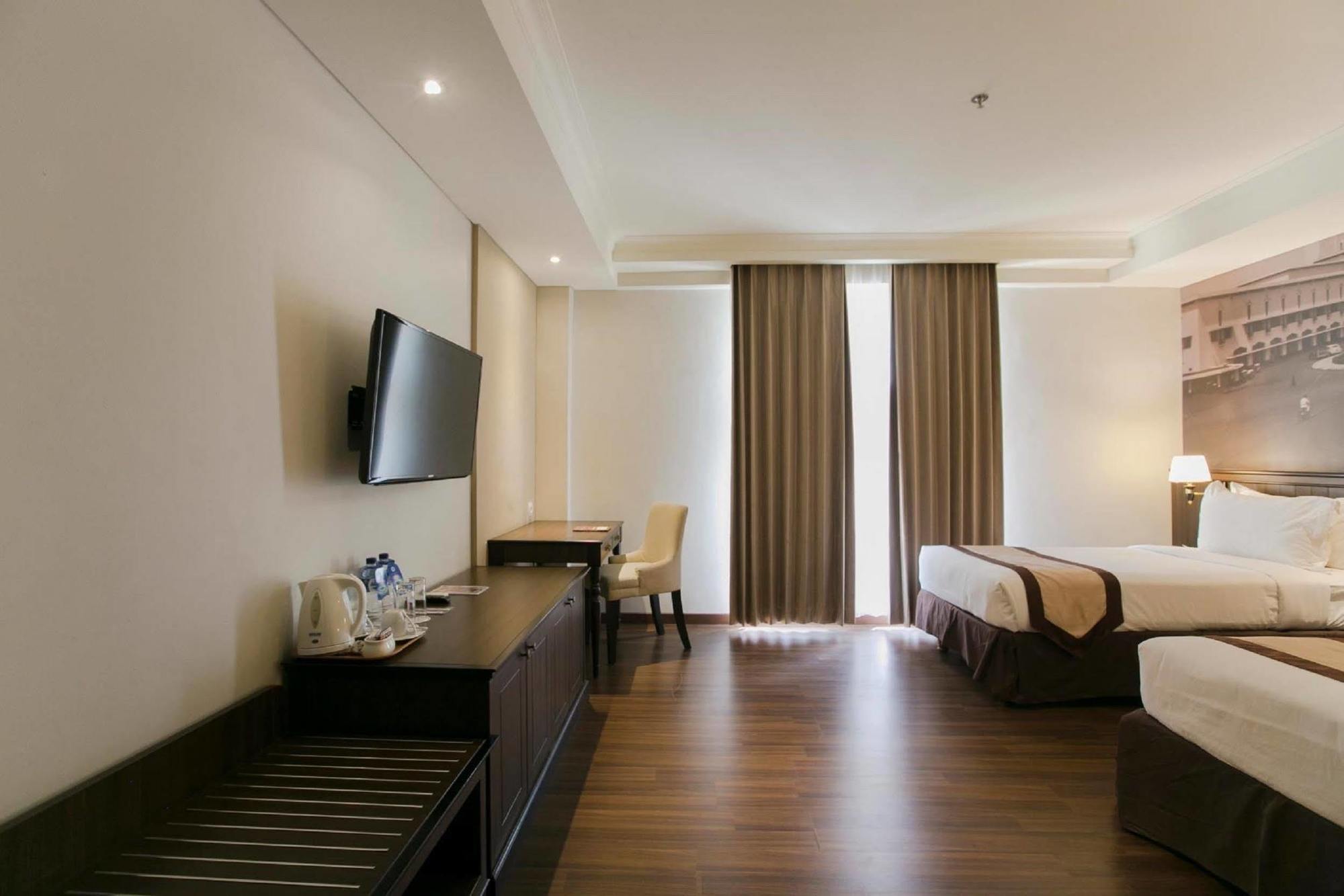 Varna Culture Hotel Soerabaia Surabaya Exterior photo